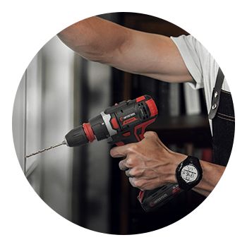 Має бітотримач під патроном